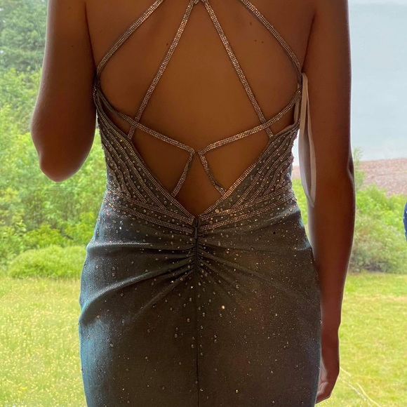 Prom dress - like new!! - Picture 4 of 8